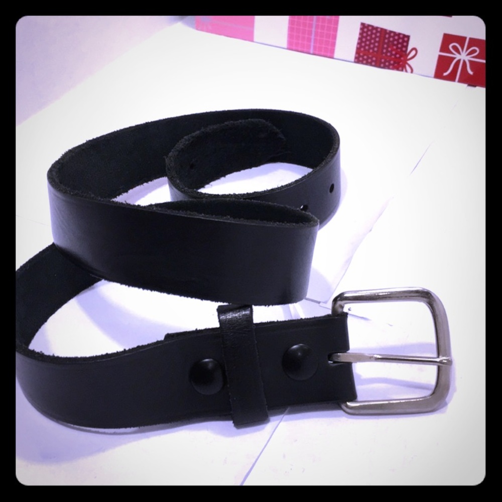 NWOT Black BOSTON Men’s Leather Belt. Size: 36
